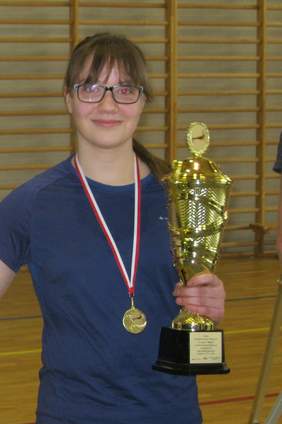 Pokaż zdjęcie: Magdalena Maxelon z Pucharem Prezydenta Miasta Bydgoszczy