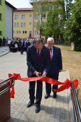 Przecięcie wstęgi na nowym skrzydle budynku Ośrodka