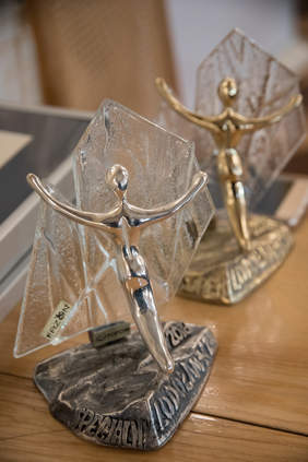 Pokaż zdjęcie: Statuetka