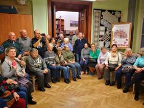 Pokaż zdjęcie: Wernisaż wystawy Koła Robótek Ręcznych "Szydełko" PZG Kraków