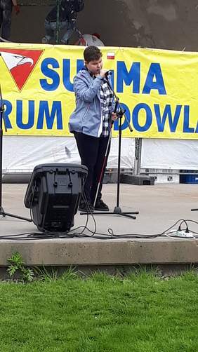 Pokaż zdjęcie: Występy artystyczne przygotowane przez uczestników.