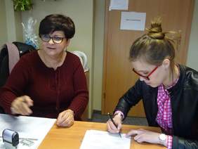 Pokaż zdjęcie: Podpisanie umowy z Polskim Towarzystwem Stwardnienia Rozsianego Oddziałem w Koninie