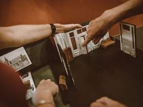 Pokaż zdjęcie: Zwiedzanie budynku Teatru dla osób niewidomych przygotowano specjalną makietę