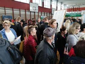 Pokaż zdjęcie: uczestnicy Targów Pracy 
