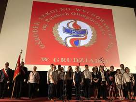 Pokaż zdjęcie: Hymn narodowy w wykonaniu podopiecznych Placówki