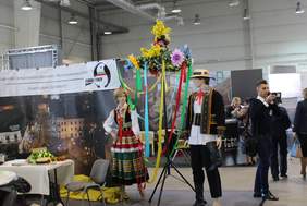 Pokaż zdjęcie: Stoiska wystawców