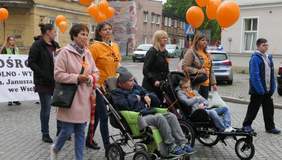 Marsz Akceptacji Osób Niepełnosprawnych ulicami Wschowy 