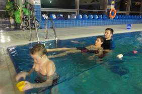 Pokaż zdjęcie: Podopieczni Stowarzyszenia „KASIA” z wykorzystaniem metody terapeutycznej Hallwick