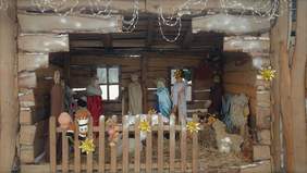 Pokaż zdjęcie: Tradycyjne spotkanie opłatkowe w Fundacji im.Brata Alberta w Radwanowicach