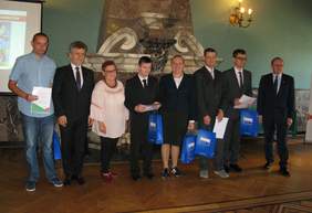 Pokaż zdjęcie: Laureaci w kategorii rzeźba kameralna i płaskorzeźba 