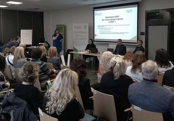 Pokaż zdjęcie: Konferencja