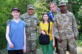 Podopieczni Stowarzyszenia Jestem z amerykańskimi żołnierzami