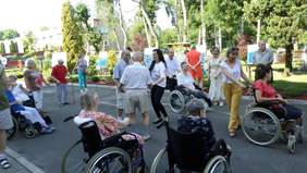 Pokaż zdjęcie: Zabawa taneczna