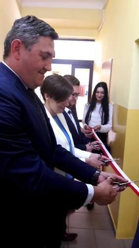 Pokaż zdjęcie: Uroczystość przekazania windy dla uczniów Zespołu Szkół Ponadgimnazjalnych w Jarocinie