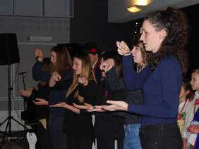 Pokaż zdjęcie: Wychowankowie Specjalnego Ośrodka Szkolno Wychowawczego dla Niesłyszących w Krakowie