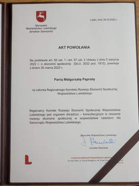 Pokaż zdjęcie: Akt Powołania Małgorzaty Paproty na członka Regionalnego Komitetu Rozwoju Ekonomii Społecznej Województwa Lubelskiego 