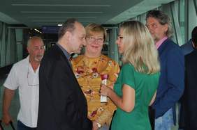 Pokaż zdjęcie: Od lewej: Ks. dr Franciszek Ślusarczyk, Dyrektor Marta Mordarska, Poseł Małgorzata Wassermann oraz Dyrektor Krzysztof Głuchowski