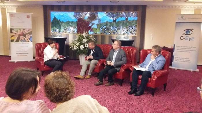 Pokaż zdjęcie: Uczestnicy - panel dyskusykny nt. pacjentów w śpiączce