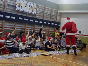 Pokaż zdjęcie: Wizyta Mikołaja w szkole