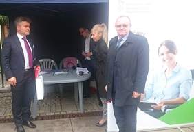 Pokaż zdjęcie: Stoisko Oddziału Świętokrzyskiego PFRON odwiedził Senator  RP Krzysztof Słoń 