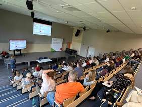 Pokaż zdjęcie: Uczestnicy konferencji 