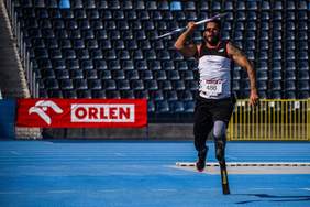 Pokaż zdjęcie: Rozegrano ponad 20 dyscyplin lekkoatletycznych - m.in. rzut oszczepem