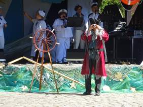 Pokaż zdjęcie: Występ sceniczny