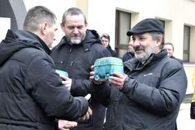 Pokaż zdjęcie: Ceramiczne busiki dla darczyńców (fot. kety.pl)