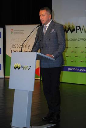 Pokaż zdjęcie: Asp.szt. Robert Bretner - specjalista Wydziału Prewencji Komendy Wojewódzkiej Policji w Krakowie 