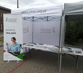 Pokaż zdjęcie: Stanowisko PFRON na Targach Pomocy Społecznej w Jarocinie
