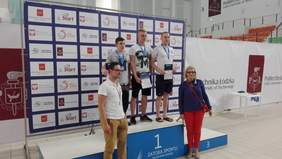 Pokaż zdjęcie: medaliści mistrzostw Polski w pływaniu