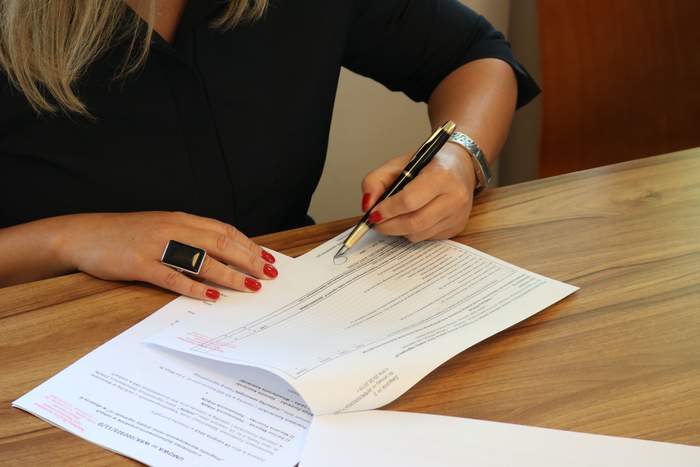 Pokaż zdjęcie: Zawarcie umowy