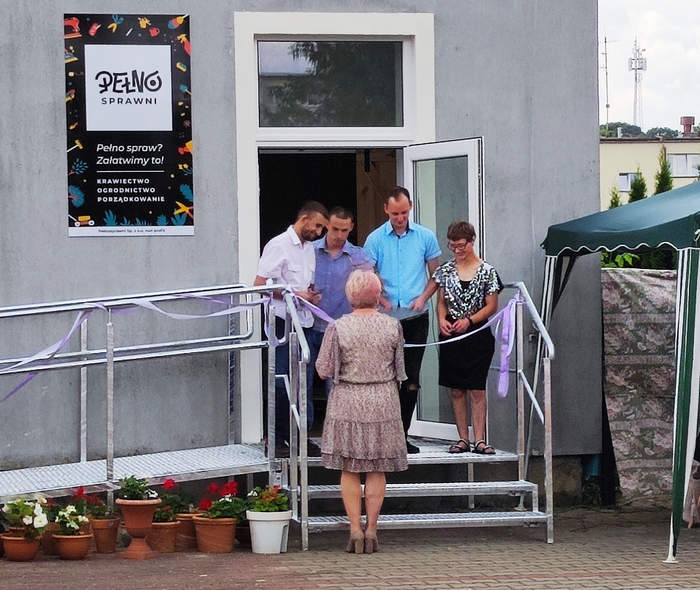 Pokaż zdjęcie: Otwarcie nowej siedziby przedsiębiorstwa "Pełnosprawni Sp. z o.o."
