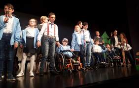 Pokaż zdjęcie: Gala z okazji Jubileuszu 15 - lecia PSONI - Koło w Myślenicach