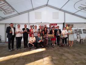 Pokaż zdjęcie: 65-lecie Koła PTTK Nr 87 WATRA w Krakowie. Na zdjęciu uczestnicy spotkania