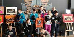 uczniowie SOSW w Mrowli