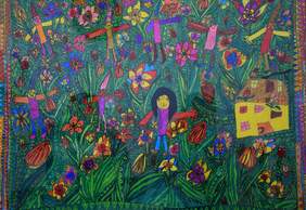 Pokaż zdjęcie: Bardzo kolorowa praca, wygląda jak witraż przedstawia dziewczynkę i domek, z dużą ilością kwiatów.