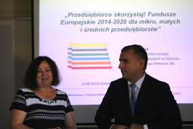 Pokaż zdjęcie: Ewa Pancer Naczelnik Wydziału Organizacji i Analiz ZUS, Dyrektor Oddziału Pomorskiego PFRON Dariusz Majorek (po prawej)