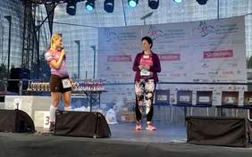 Pokaż zdjęcie: Przedstawiciel Małopolskiego Oddziału PFRON podczas oficjalnego otwarcia zawodów