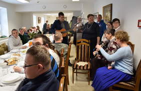 Pokaż zdjęcie: Wspólne kolędowanie