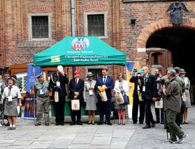 Uroczysty apel na Rynku Staromiejskim w Toruniu