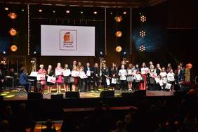 Pokaż zdjęcie: Laureaci 13. Festiwalu Piosenki „Integracja malowana dźwiękiem” 