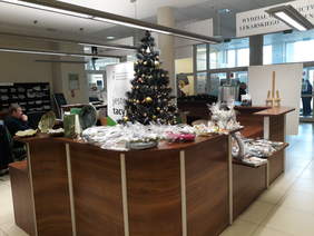 Pokaż zdjęcie: Stoisko Polskiego Związku Niewidomych