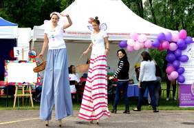 Uczestnicy imprezy integracyjnej " W ogrodzie wyobraźni"