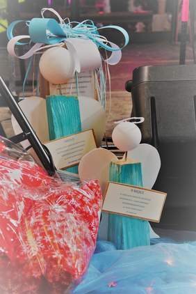 Pokaż zdjęcie: Nagrody dla uczestników Przeglądu Twórczości Artystycznej Środowiskowych Domów Samopomocy Województwa Małopolskiego im. Haliny Wędrychowicz „Na zimową nutę”.