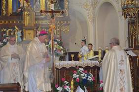 Jubileusz 60 lecia istnienia Domu Pomocy Społecznej w Lubzinie, uroczysta msza św. 