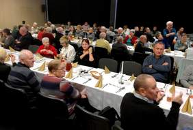 Pokaż zdjęcie: Uczestnicy Spotkania Opłatkowego PZG