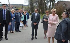 Pokaż zdjęcie: Wizyta Agaty Kornhauser-Dudy w Radwanowicach