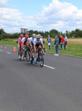 Pokaż zdjęcie: Uczestnicy wyścigu