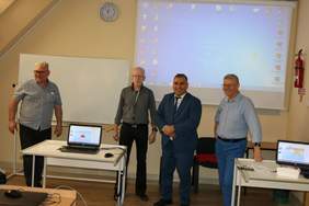 Pokaż zdjęcie: Grono pedagogiczne raz z Dyrektorem Oddziału Pomorskiego PFRON.